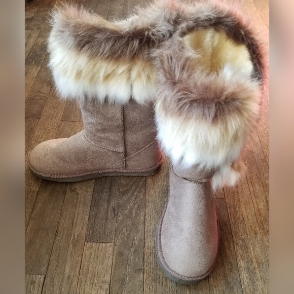 indian fur boots